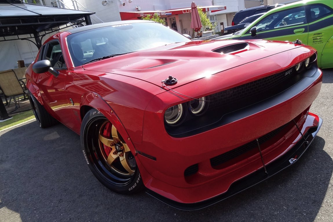 EDGE CUSTOMS Dodge Challenger M